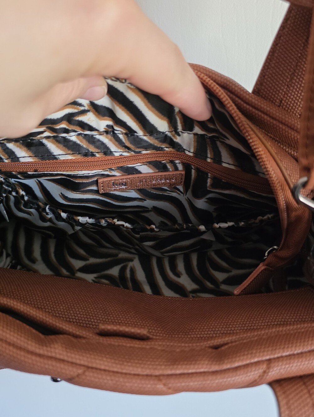 Lug Jitterbug Matte Luxe VL Crossbody Bag. - Picture 9 of 12